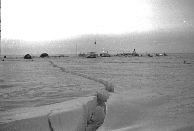 Разломы льда на СП-3