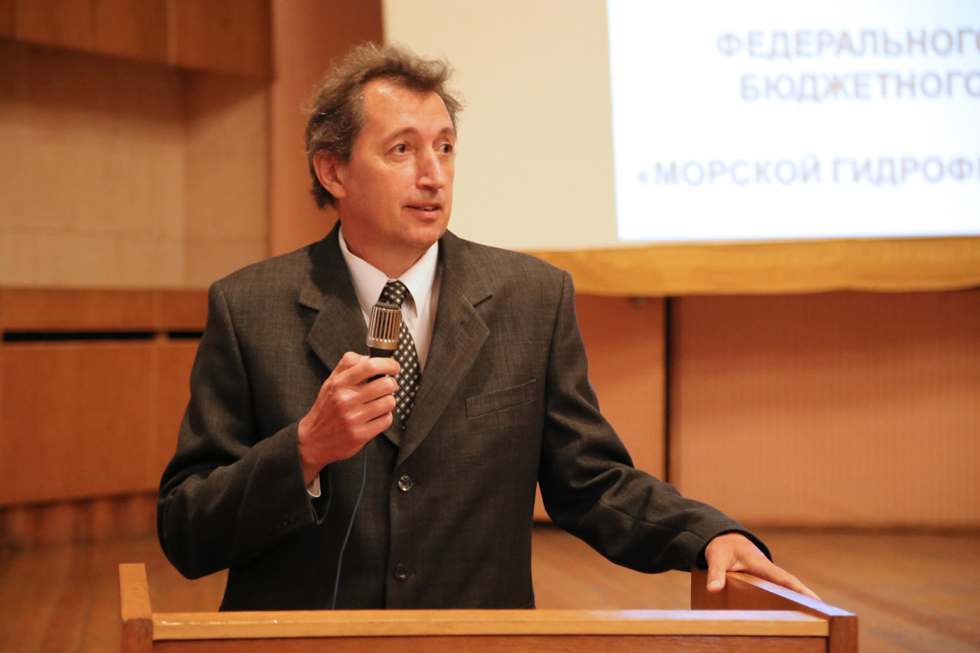 Михаил Викторович Шокуров
