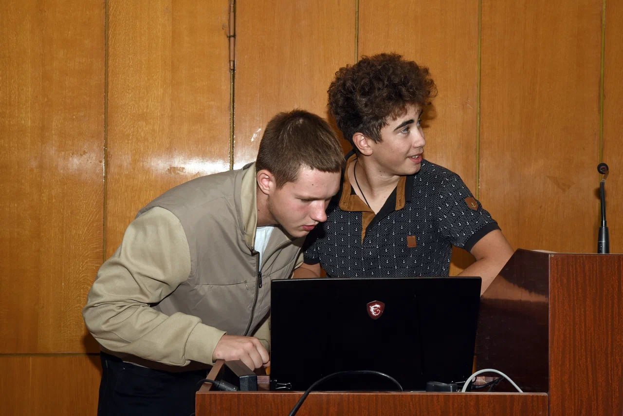 НЕурок географии в МГИ